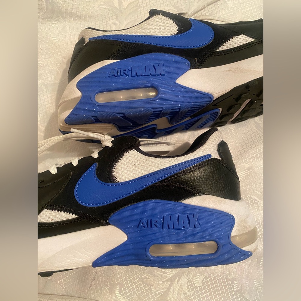 Nike Air Max Sneakers in Black and Blue - Picture 8 of 10